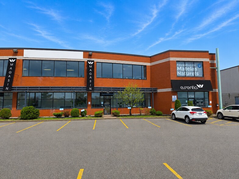 2700-2760 Boul Daniel-Johnson, Laval, QC à louer - Photo de l’immeuble – Image 1 sur 27
