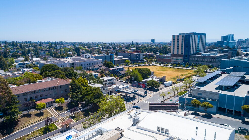 3810 Broadway, Oakland, CA à vendre - Photo de l’immeuble – Image 3 sur 14