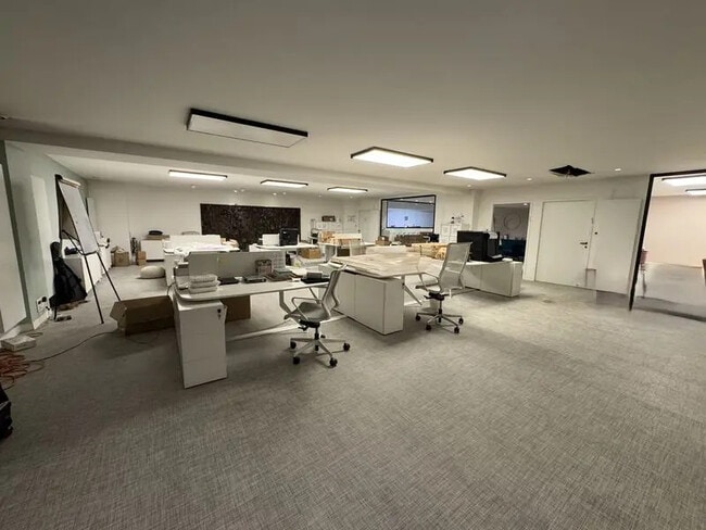 Plus de détails pour Local commercial à louer