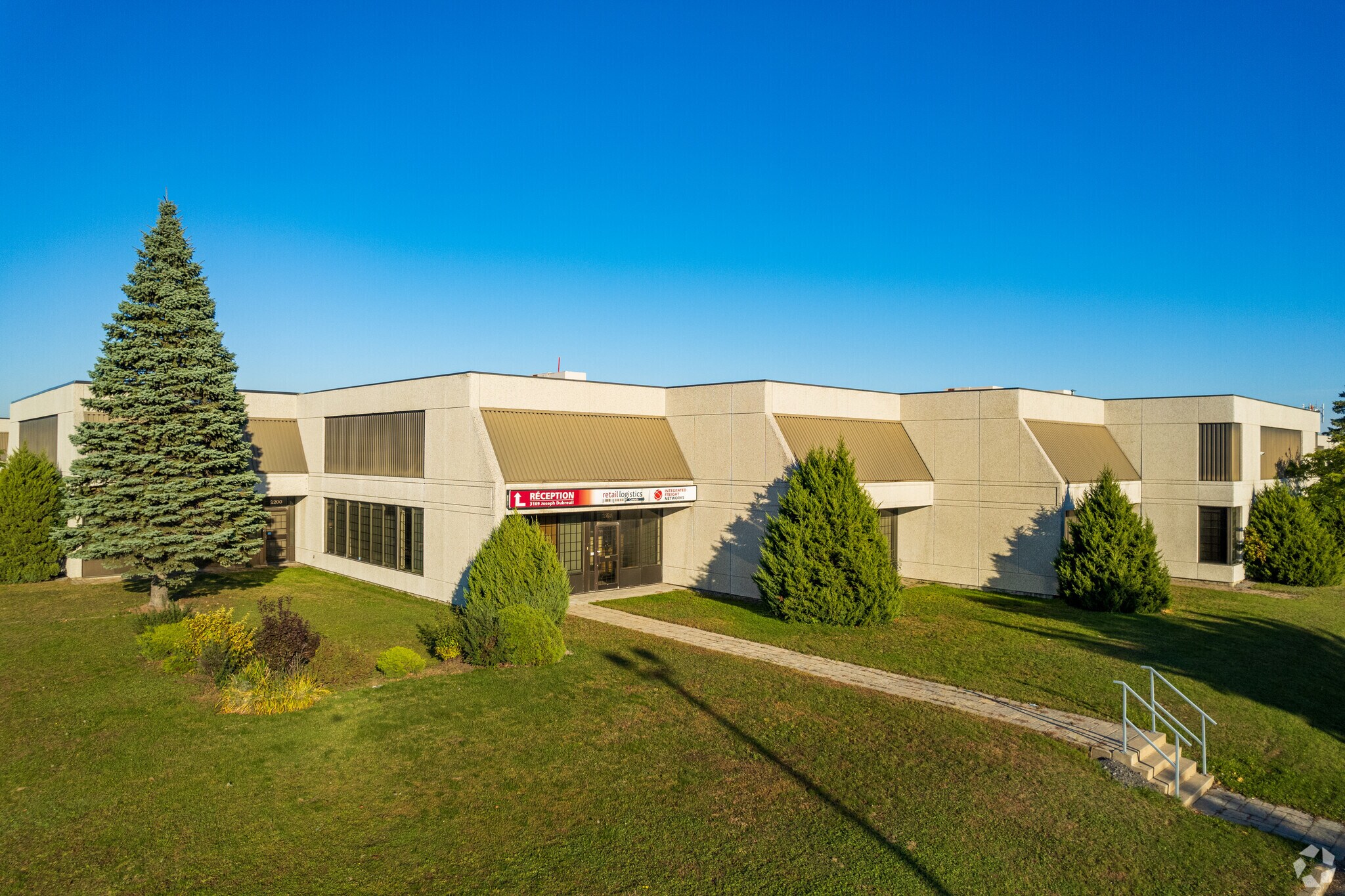 3145-3185 Rue Joseph-Dubreuil, Montréal, QC à louer Photo principale– Image 1 sur 8