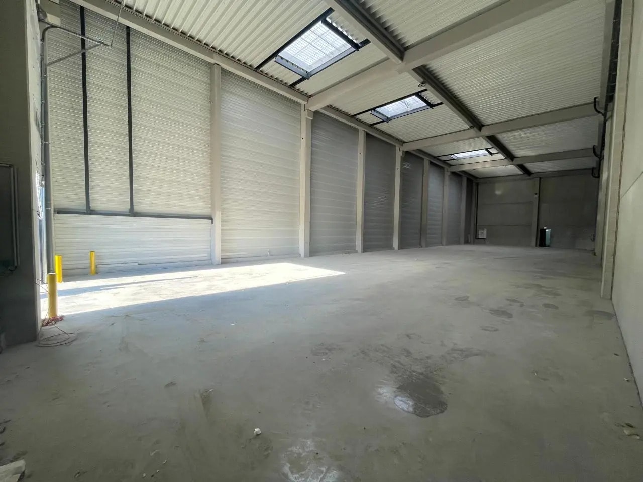 Local d’activités dans Frépillon à louer Photo intérieure– Image 1 sur 10