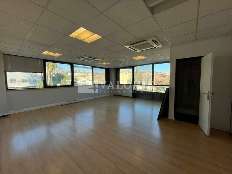 Bureau dans Marseille à louer - Photo de l’immeuble – Image 3 sur 12