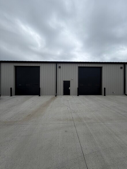 2244 NE 54th Ave, Des Moines, IA à louer - Photo de l’immeuble – Image 3 sur 3