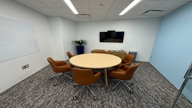 300 New Jersey Ave NW, Washington, DC à louer Photo de l’immeuble– Image 2 sur 8