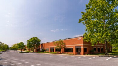 2505 Lord Baltimore Dr, Windsor Mill, MD à louer Photo de l’immeuble– Image 2 sur 2