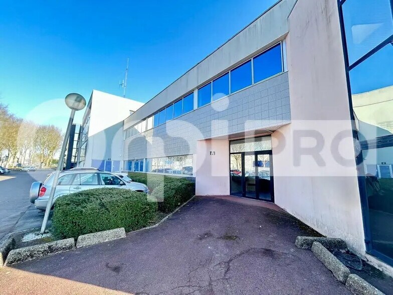 Bureau dans Grigny à vendre - Photo de l’immeuble – Image 1 sur 5