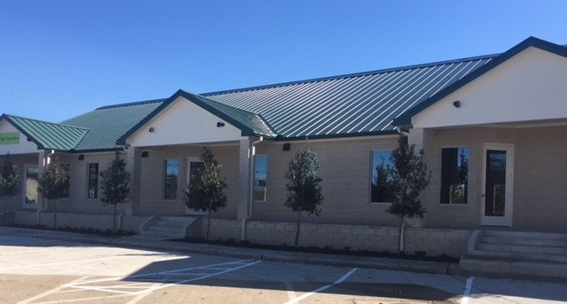 1110 S Friendswood Dr, Friendswood, TX à louer - Photo principale – Image 3 sur 10