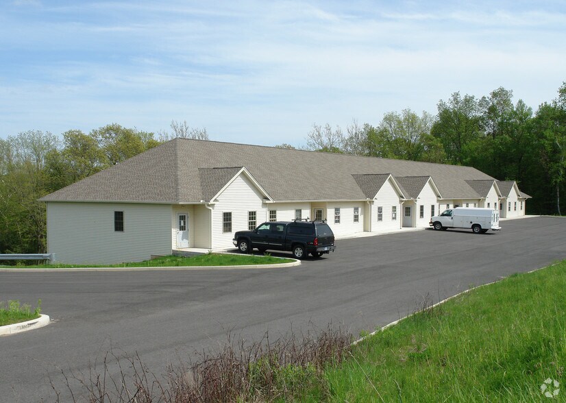 57 Ozick Dr, Durham, CT à louer - Photo de l’immeuble – Image 3 sur 12