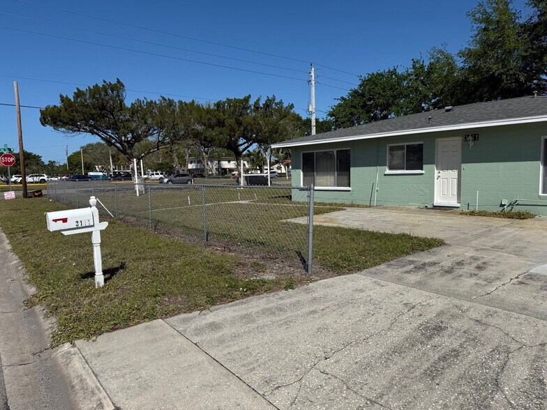 3111 26th St W, Bradenton, FL à vendre - Photo de l’immeuble – Image 2 sur 42