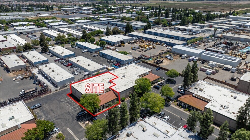 5748 E Shields Ave, Fresno, CA à louer - Photo de l’immeuble – Image 1 sur 7