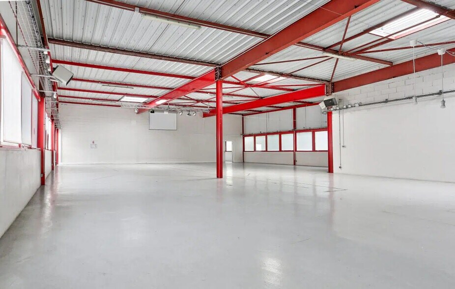 Industriel/Logistique dans Villebon-sur-Yvette à louer - Photo de l’immeuble – Image 3 sur 14