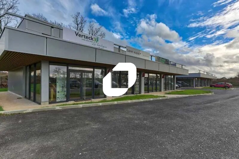 Local commercial dans Lardy à vendre - Photo de l’immeuble – Image 1 sur 8