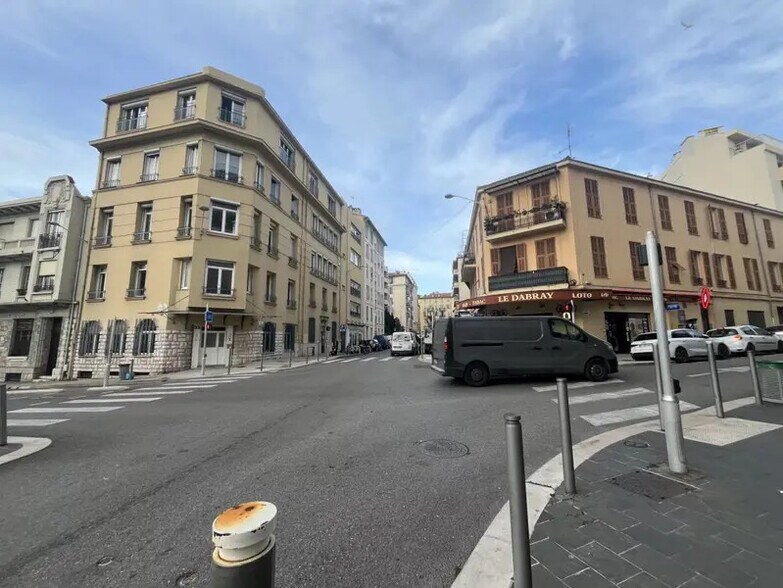 Local commercial dans Nice à louer - Photo de l’immeuble – Image 3 sur 3