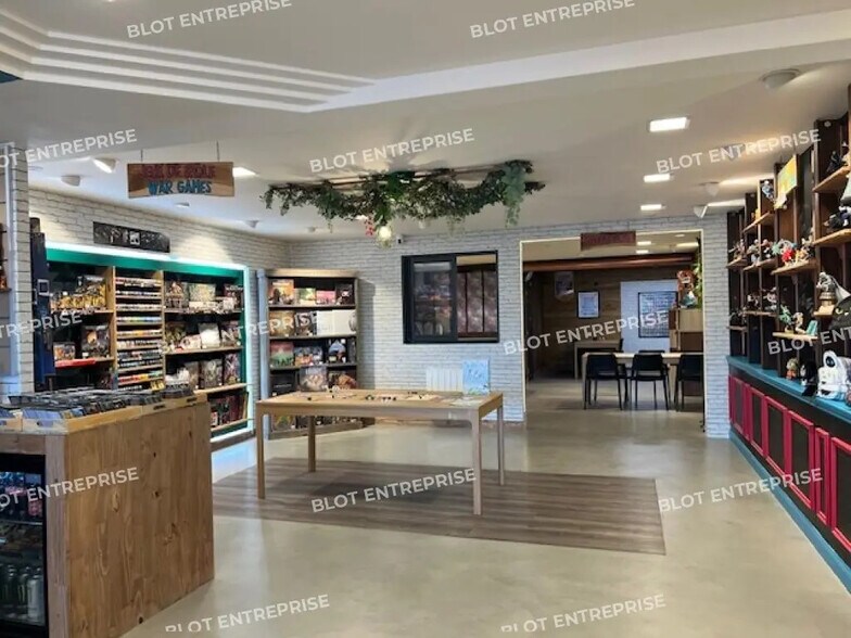Local d'activités dans Trégueux à vendre - Photo de l’immeuble – Image 2 sur 8