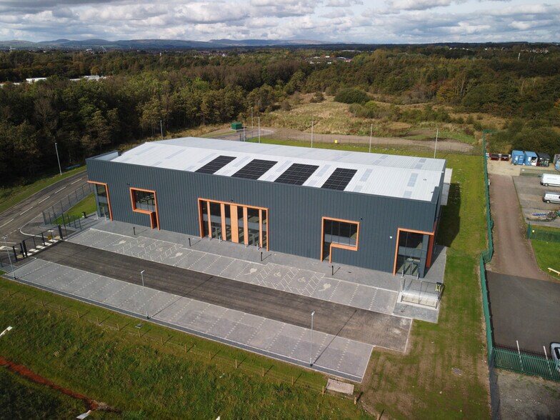4A Riverside Way, Irvine à louer - Photo de l’immeuble – Image 1 sur 13