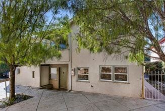 1933 Hillhurst Ave, Los Angeles, CA à louer Photo intérieure– Image 2 sur 23