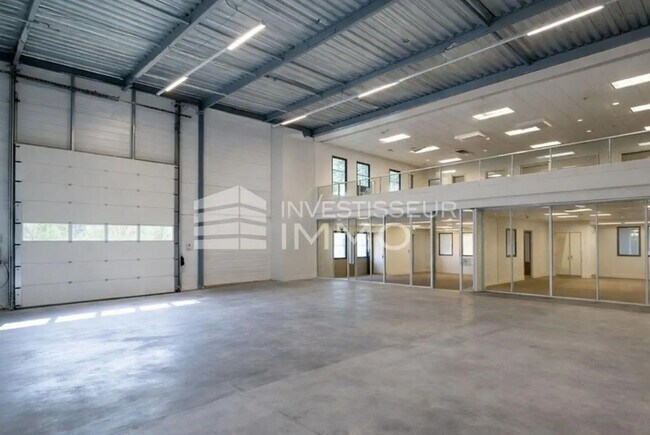 Plus de détails pour Bureau, Local d'activités à louer