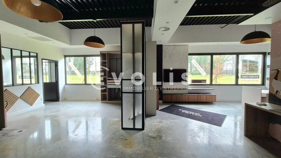 Local commercial dans Serris à louer - Photo de l’immeuble – Image 2 sur 5