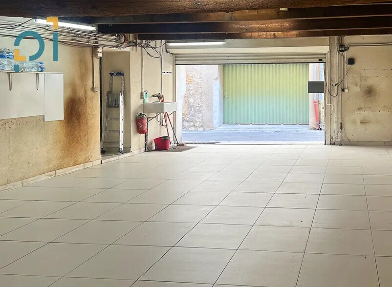 Local d’activités dans Saint-Cannat à louer - Photo de l’immeuble – Image 3 sur 4