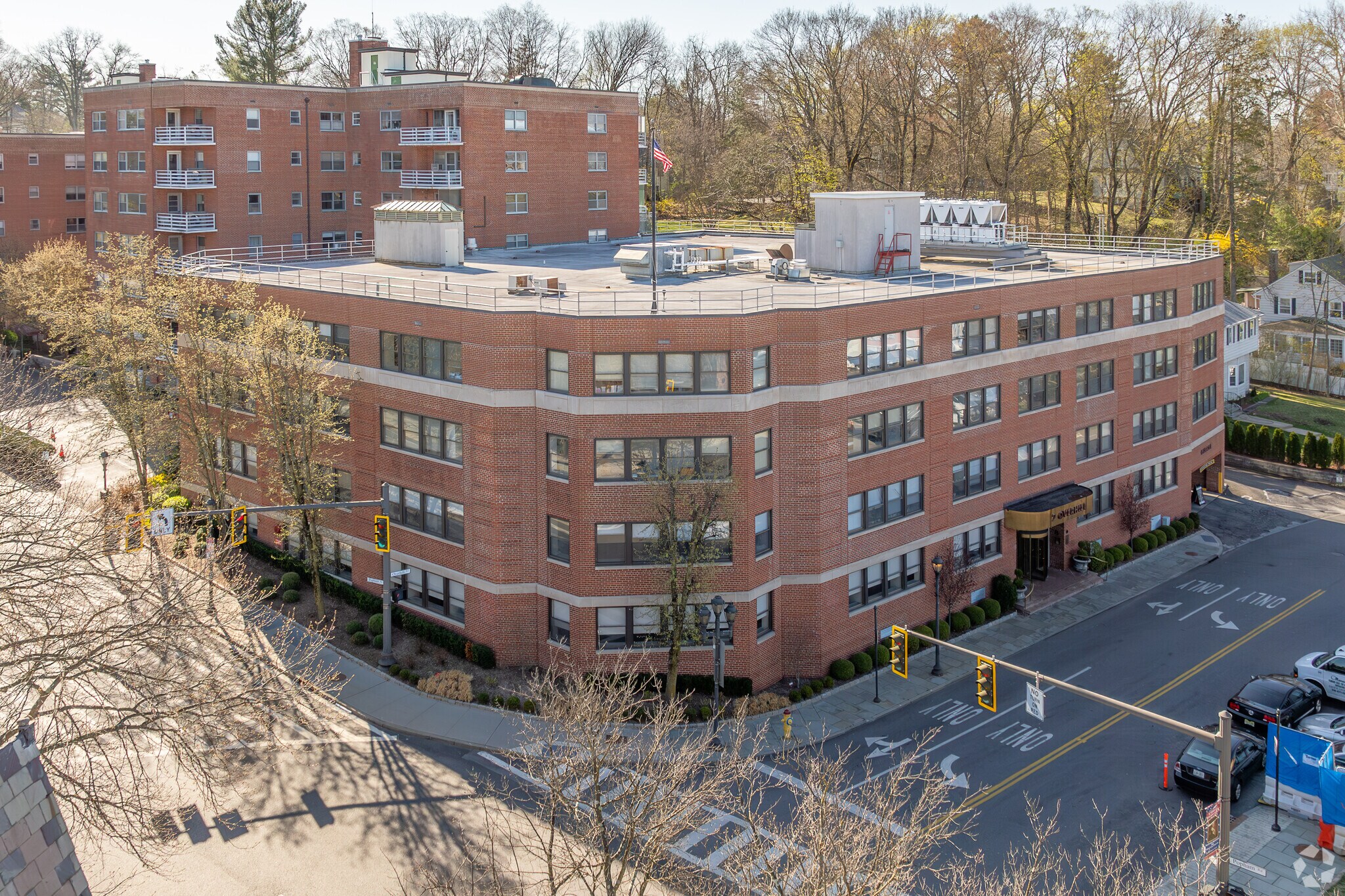 2 Overhill Rd, Scarsdale, NY à louer Photo principale– Image 1 sur 14