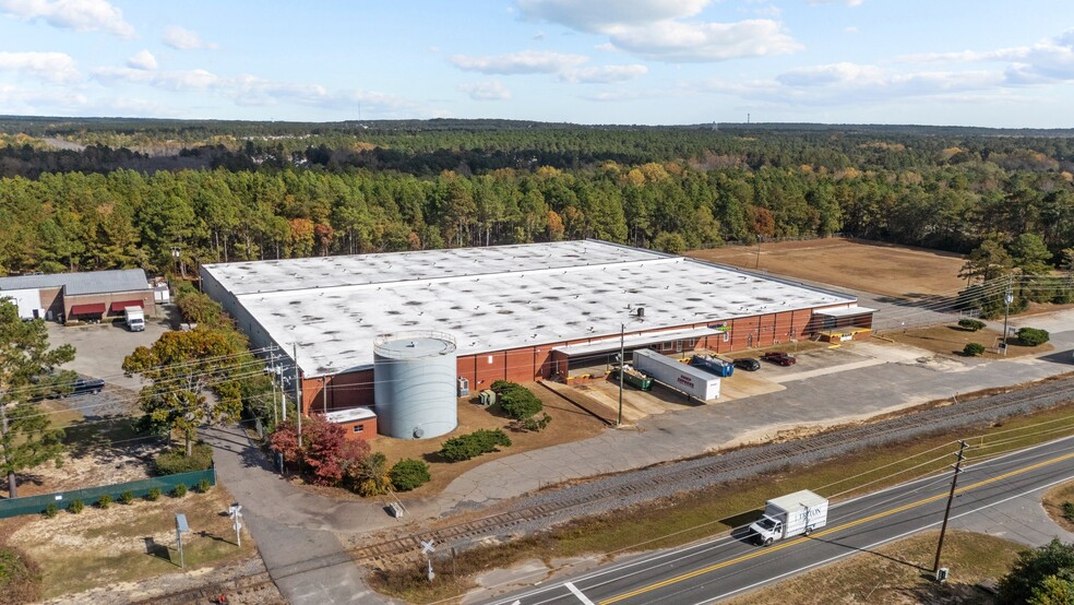 3299 NC 5 Hwy, Aberdeen, NC à louer - Photo de l’immeuble – Image 3 sur 9