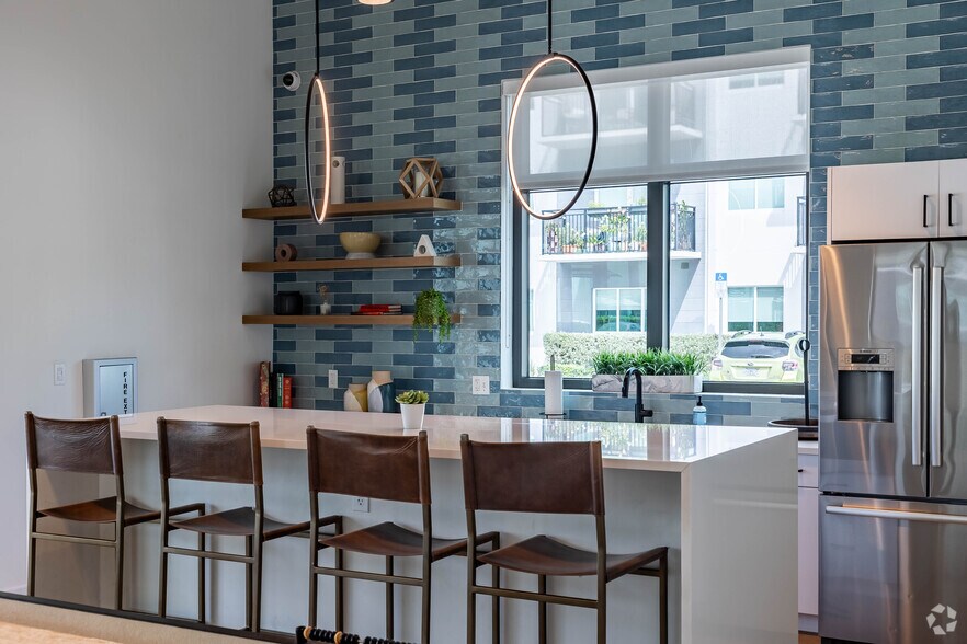 1601 N Dixie Hwy, Lake Worth, FL à louer - Photo de l’immeuble – Image 2 sur 25