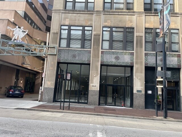 24-26 E Sixth St, Cincinnati, OH à vendre Photo de l’immeuble– Image 1 sur 9