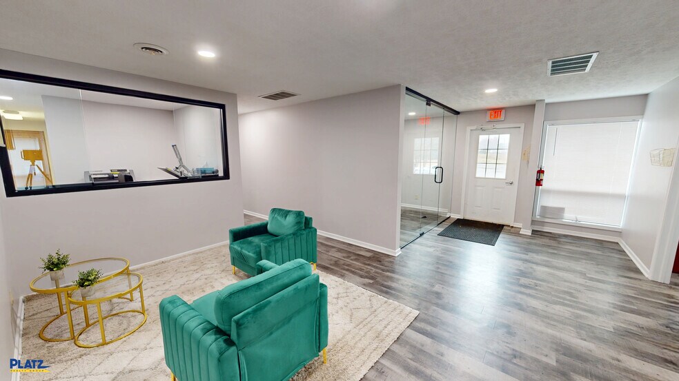 650 Youngstown Warren Rd, Niles, OH à vendre - Photo de l’immeuble – Image 2 sur 16