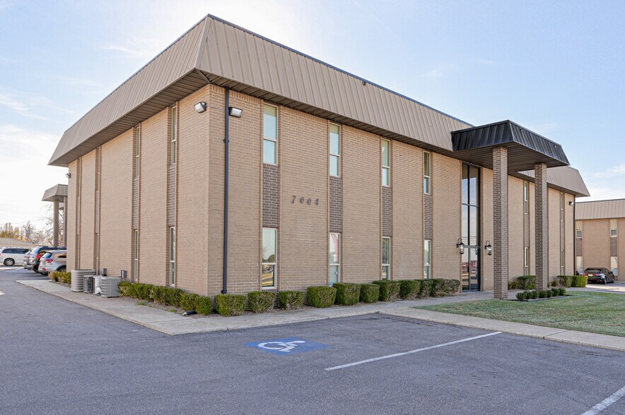 5 Office Buildings for Sale portefeuille de 5 biens à vendre sur LoopNet.fr - Photo principale – Image 1 sur 5