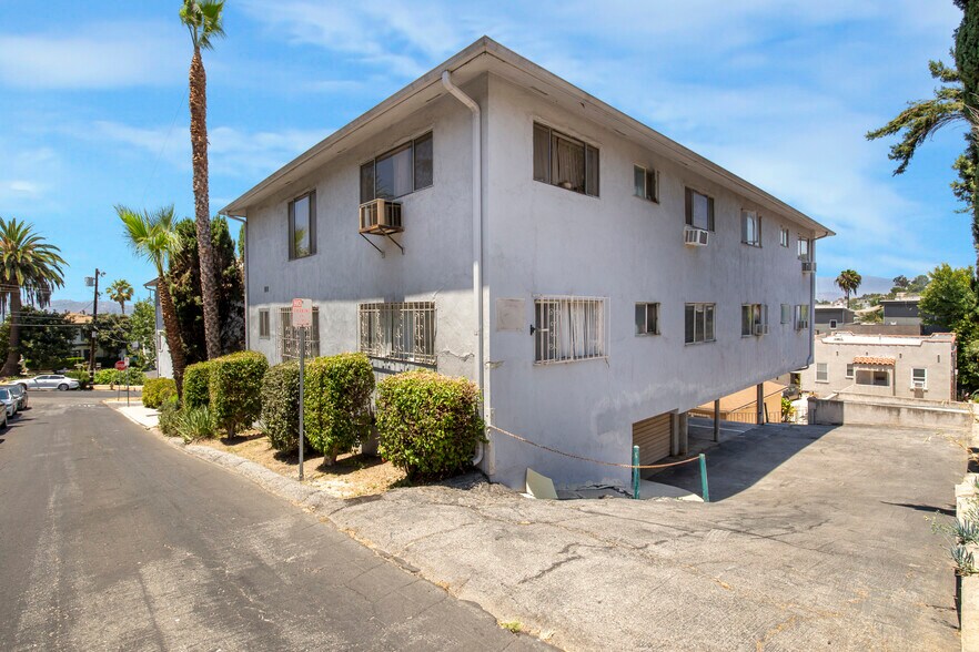 1350 Edgecliffe Dr, Los Angeles, CA à vendre - Photo de l’immeuble – Image 3 sur 19