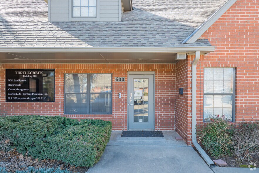 1900 E 15th St, Edmond, OK à vendre - Photo de l’immeuble – Image 3 sur 19
