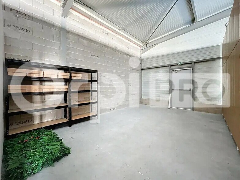 Local commercial dans Rantigny à louer - Photo intérieure – Image 3 sur 6