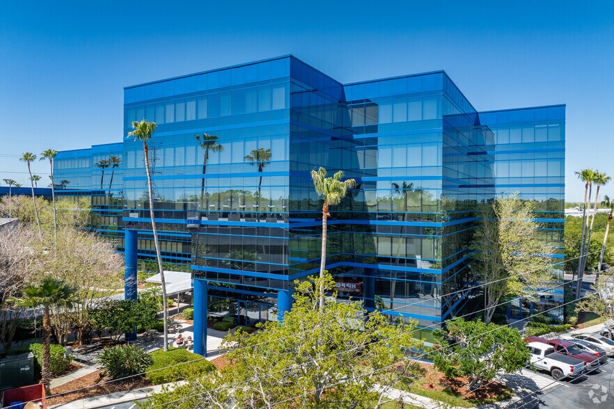 17757 US Highway 19 N, Clearwater, FL à vendre - Photo de l’immeuble – Image 2 sur 6