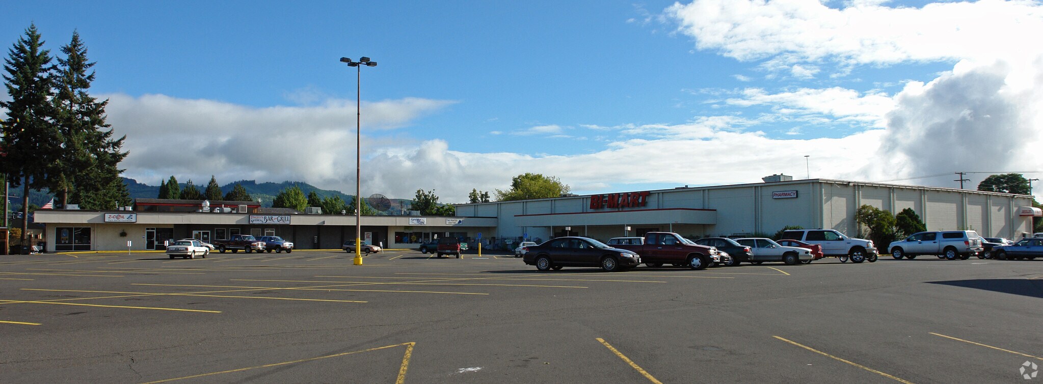 1507-1521 Mohawk Blvd, Springfield, OR à louer Photo principale– Image 1 sur 9