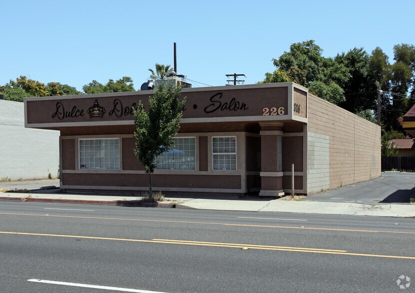 226 McHenry Ave, Modesto, CA à vendre - Photo principale – Image 1 sur 3