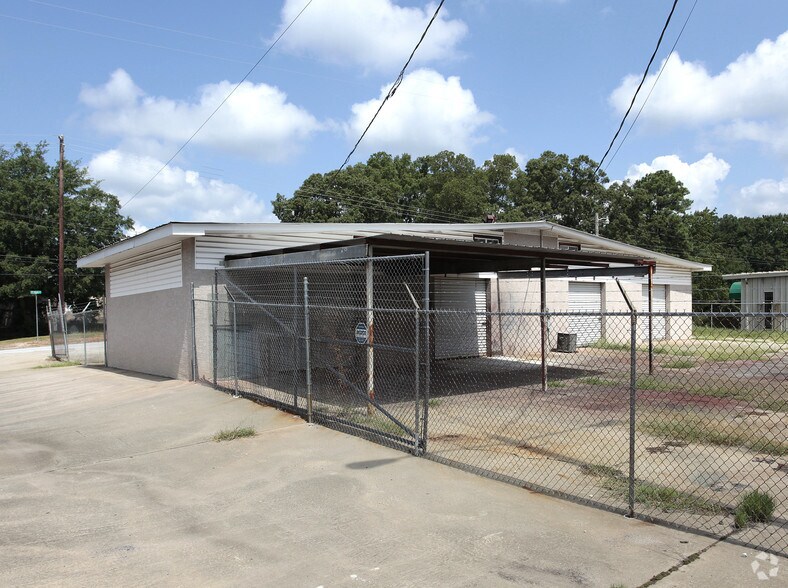 220 Bay St, Fairburn, GA à vendre - Photo de l’immeuble – Image 2 sur 2