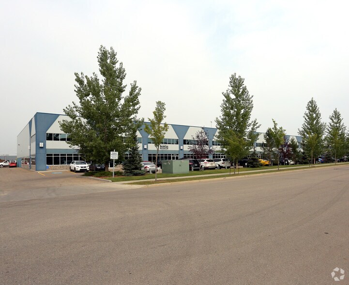 3904-3944 53rd Ave NW, Edmonton, AB à louer - Photo de l’immeuble – Image 2 sur 13