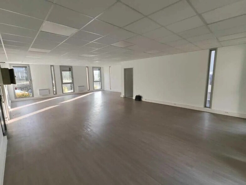 8 Rue Des Frères Caudron, Vélizy-Villacoublay à vendre - Photo de l’immeuble – Image 3 sur 8