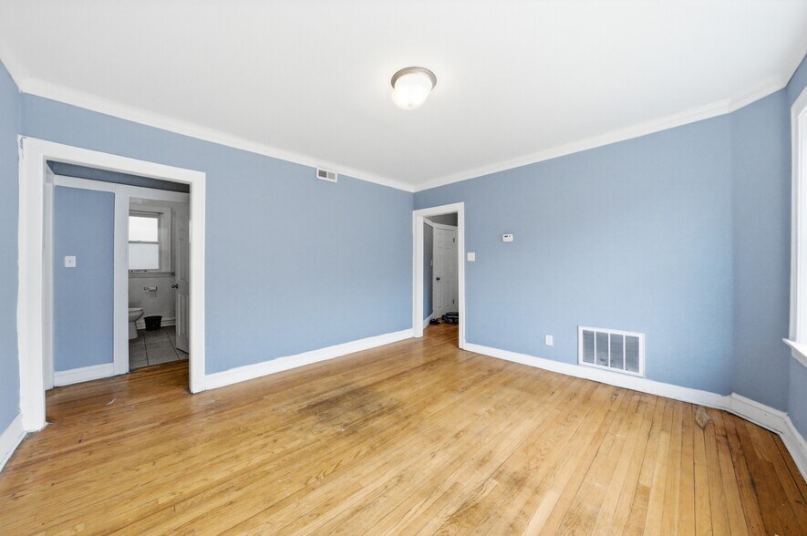 7352 S Langley Ave, Chicago, IL à vendre - Photo de l’immeuble – Image 3 sur 11