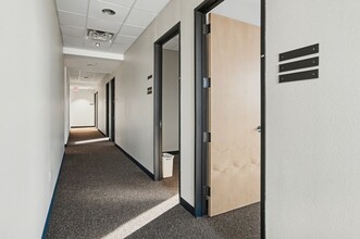 295-307 E Renfro St, Burleson, TX à louer Photo intérieure– Image 2 sur 4