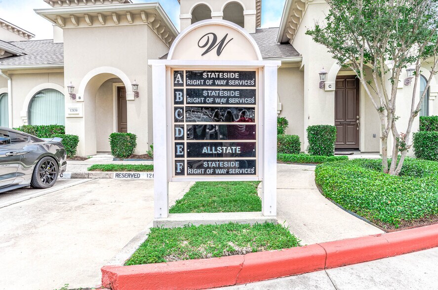 12830 Willow Centre Dr, Houston, TX à vendre - Photo de l’immeuble – Image 3 sur 25