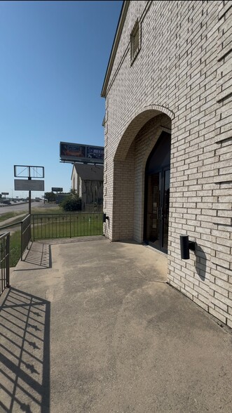 2700 South Fwy, Fort Worth, TX à louer - Photo de l’immeuble – Image 2 sur 8