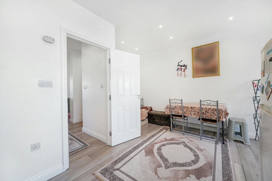 Empire Parade, Londres à vendre - Photo de l’immeuble – Image 2 sur 12