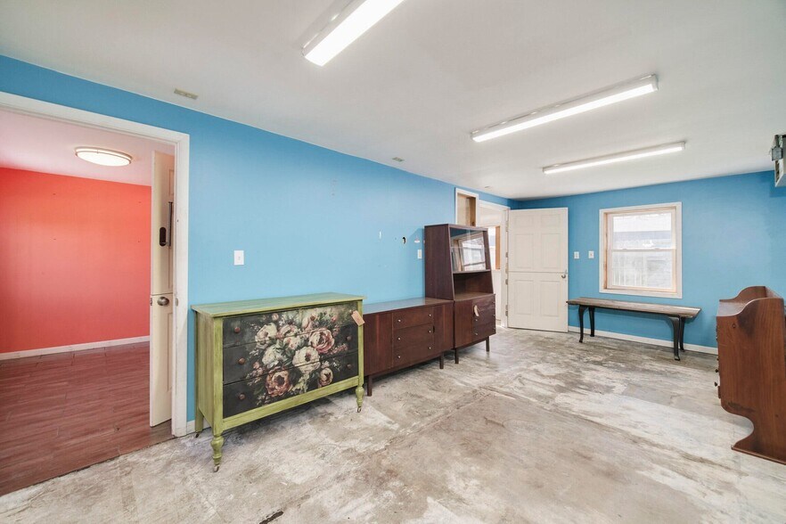 4990 Main St, Onekama, MI à vendre - Photo de l’immeuble – Image 3 sur 56
