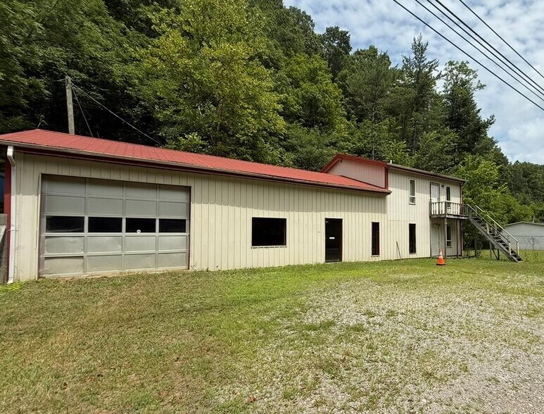 6467 Old HWY 80, Hazard, KY à vendre - Photo principale – Image 1 sur 1