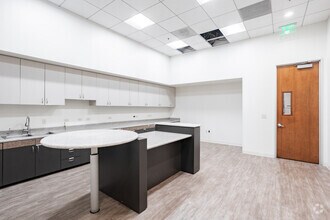 915 W Imperial Hwy, Brea, CA à louer Photo intérieure– Image 2 sur 4