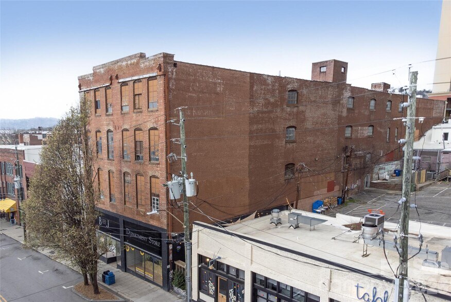 24 N Lexington Ave, Asheville, NC à vendre - Photo de l’immeuble – Image 2 sur 22