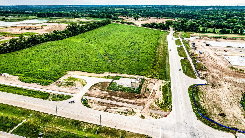 23555 W 43rd St, Shawnee, KS à vendre - Photo de l’immeuble – Image 2 sur 4