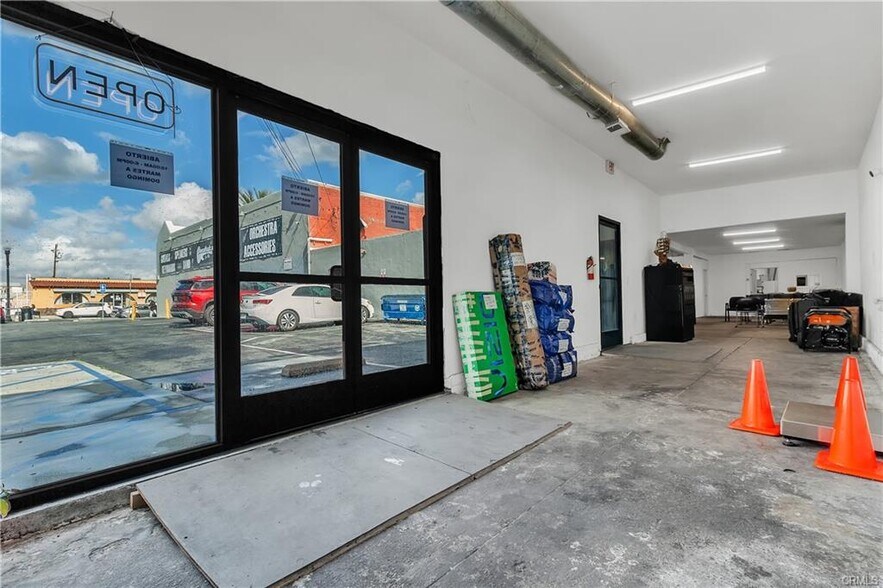 5110 Whittier, Los Angeles, CA à vendre - Photo de l’immeuble – Image 2 sur 5