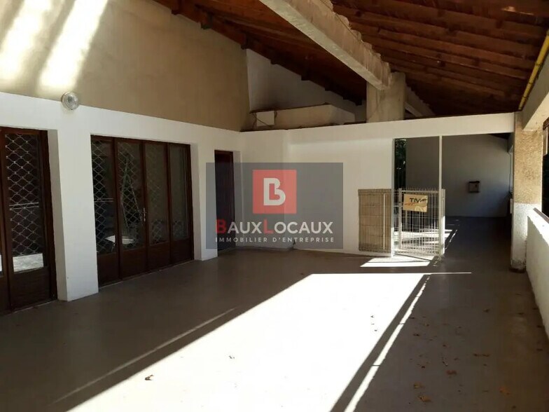 246 Boulevard Ledru Rollin, Salon-de-Provence à louer - Photo de l’immeuble – Image 2 sur 9